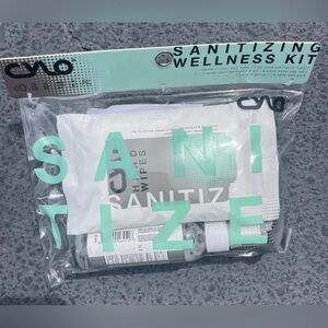 Cylo Sanitizing Wellness Kit - White and Green